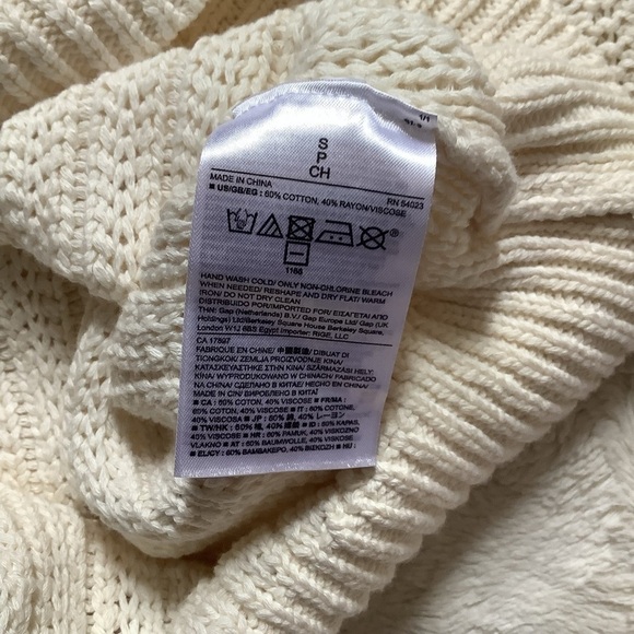 BANANA Republic Fringe Sleeve Crew Neck Cream Sweater Size Small - Picture 5 of 6